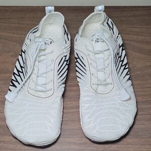 HIKE Barefoot Footwear Lorax Pro White Eith Black Stripes EU Size 39/US 8-8.5